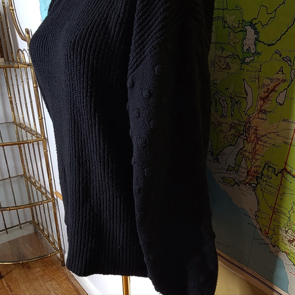 Vince Camuto Black Crewneck Women's Sweater With Dot Detail On The Sleeve Size M - Picture 3 of 8